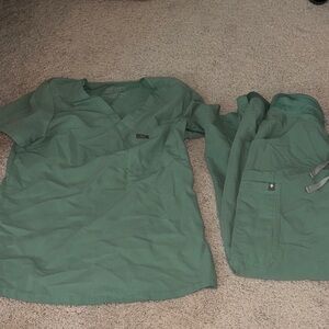 Women’s Figs Light Green Scrub Set